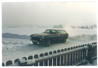 Foto Volvo Schneelandschaft 2 Stempel Rueckseite April 86.jpg